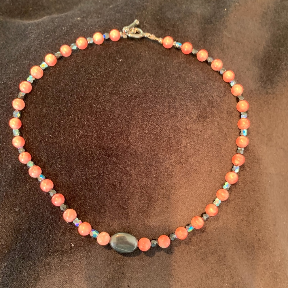 Pink and black beaded choker necklace, 15"